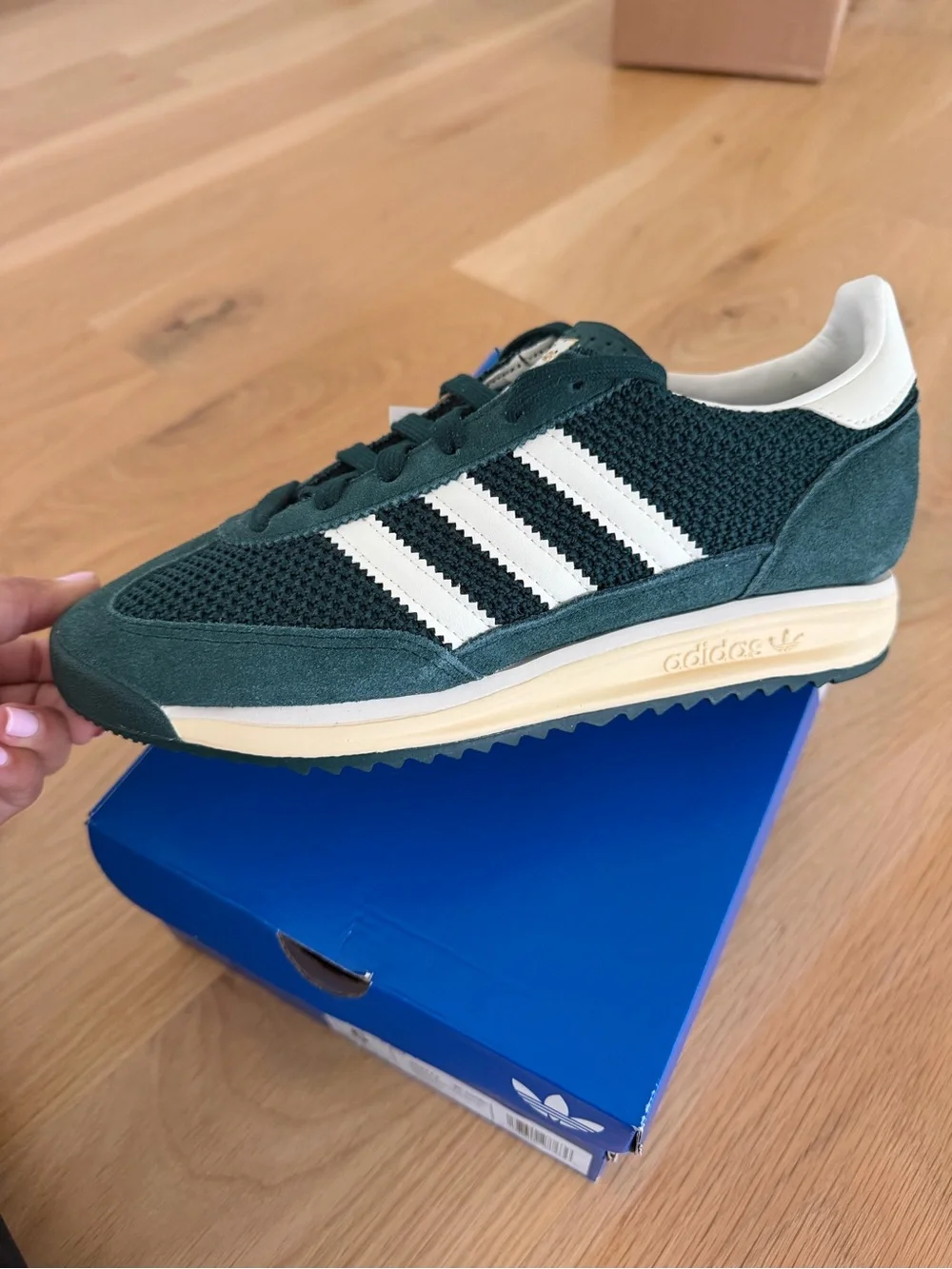 ✨BRAND NEW✨ MENS adidas Dark Green and White Classic Campus Sneakers
